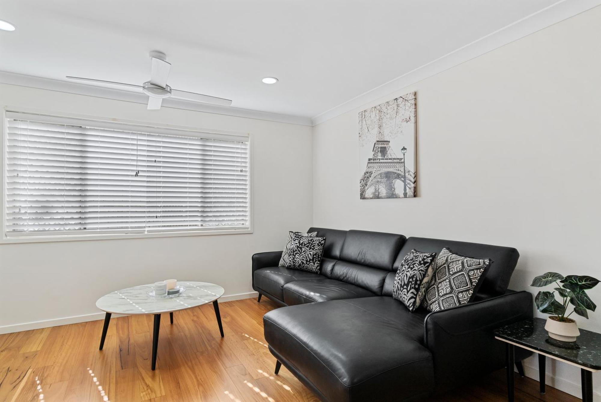 Surfers Enclave - A Spacious Family Apartment Gold Coast